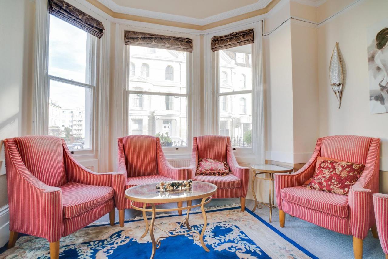 Oyo The Palm Court Hotel Истборн Екстериор снимка