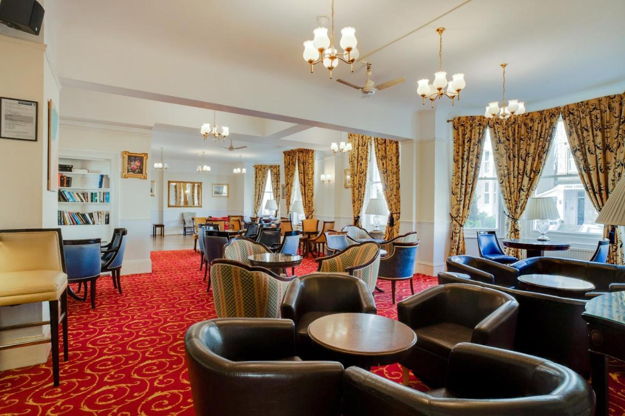 Oyo The Palm Court Hotel Истборн Екстериор снимка