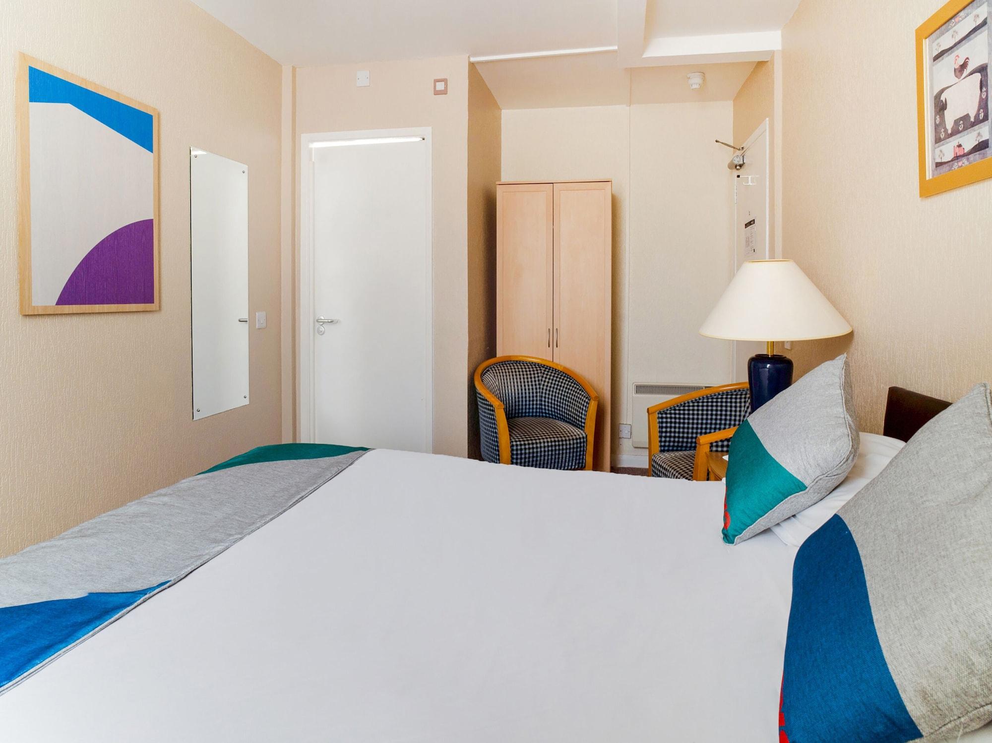 Oyo The Palm Court Hotel Истборн Екстериор снимка