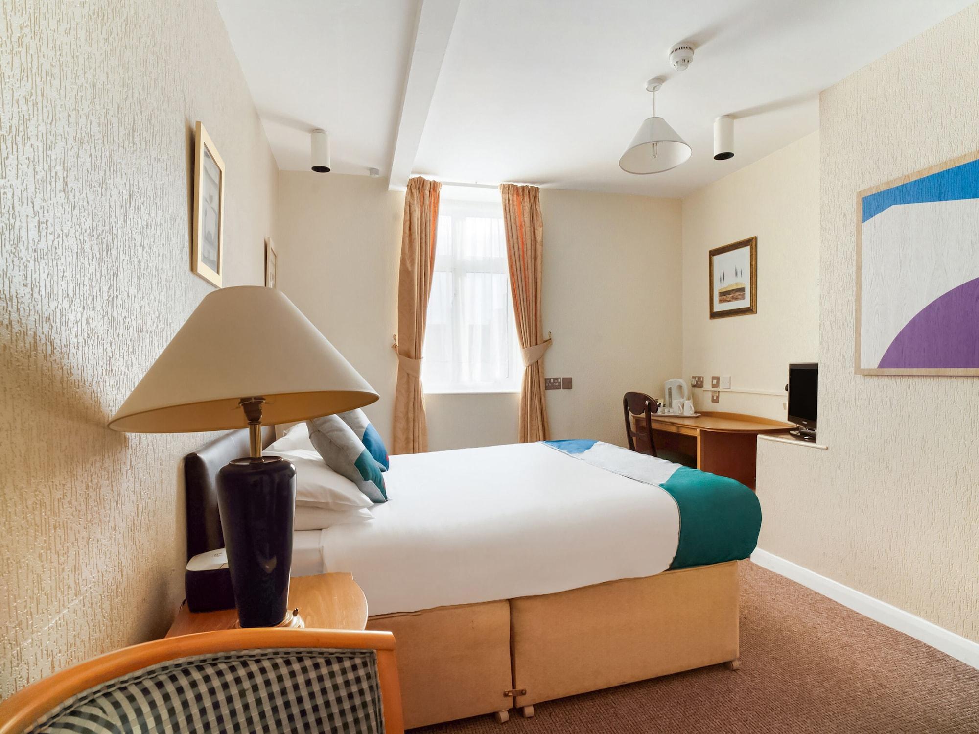 Oyo The Palm Court Hotel Истборн Екстериор снимка