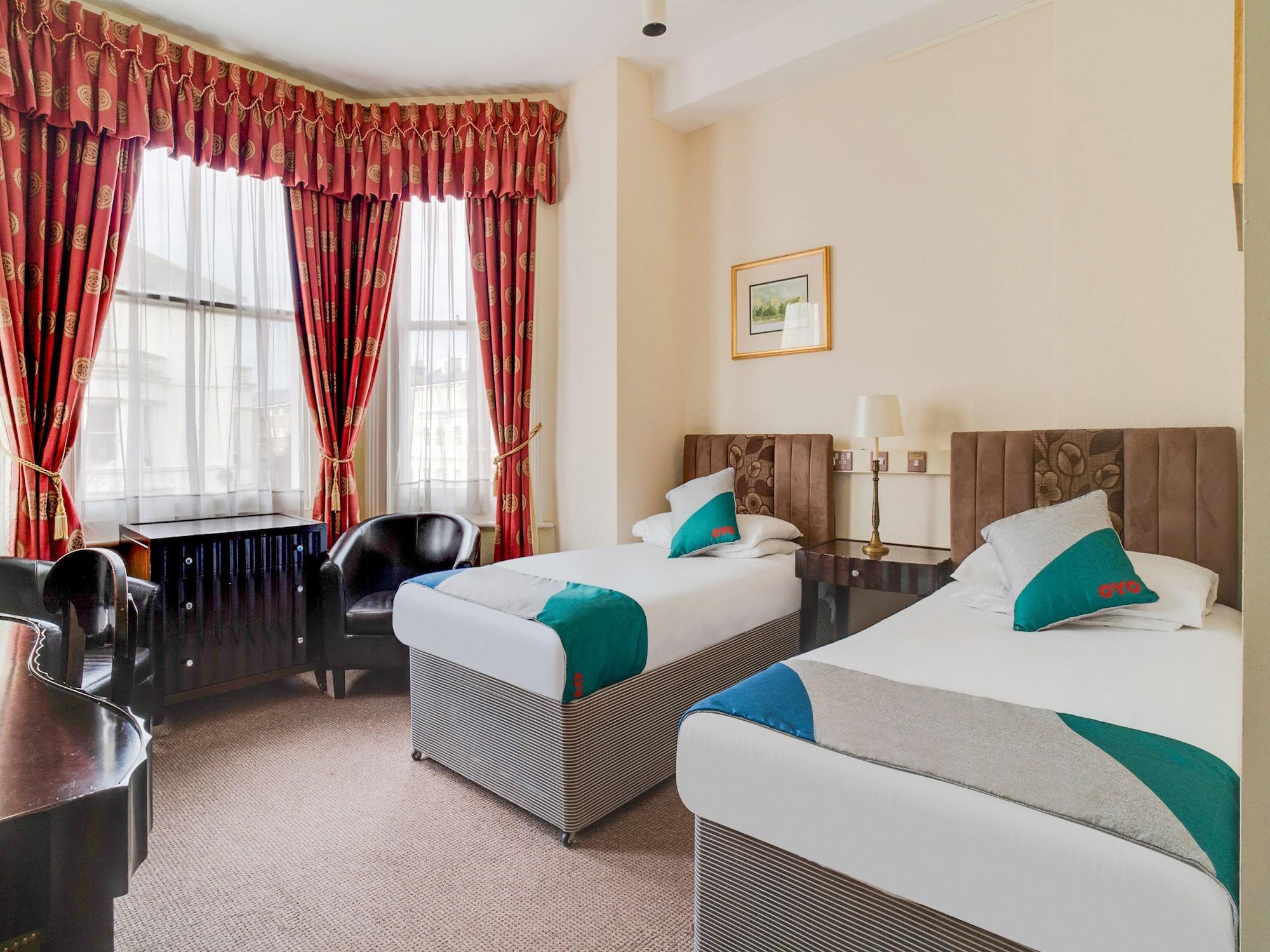 Oyo The Palm Court Hotel Истборн Екстериор снимка