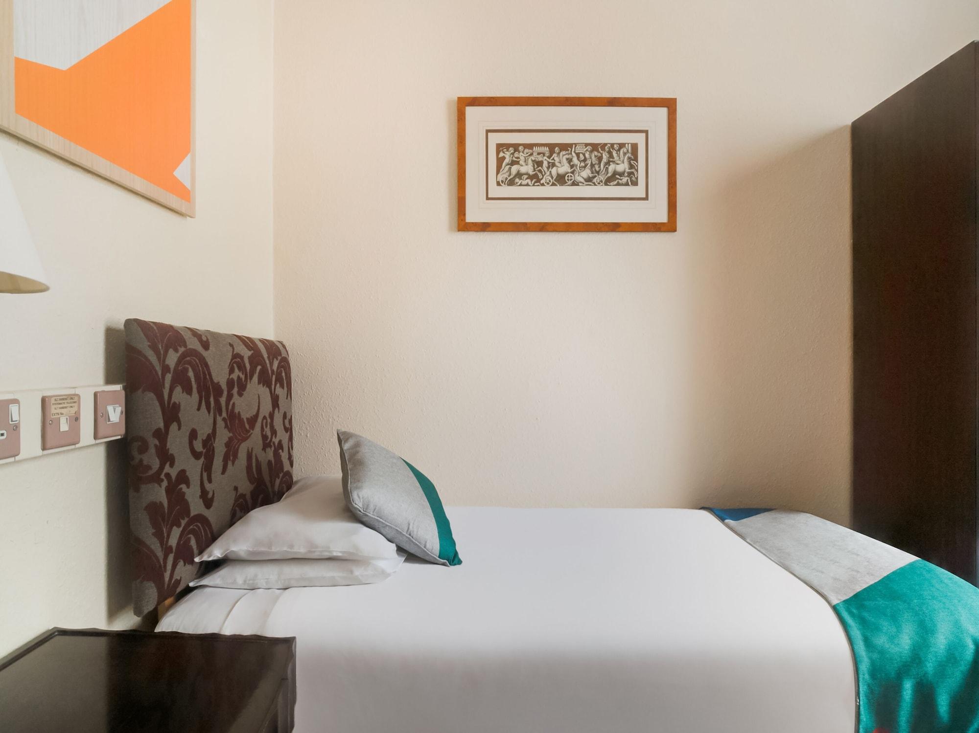 Oyo The Palm Court Hotel Истборн Екстериор снимка