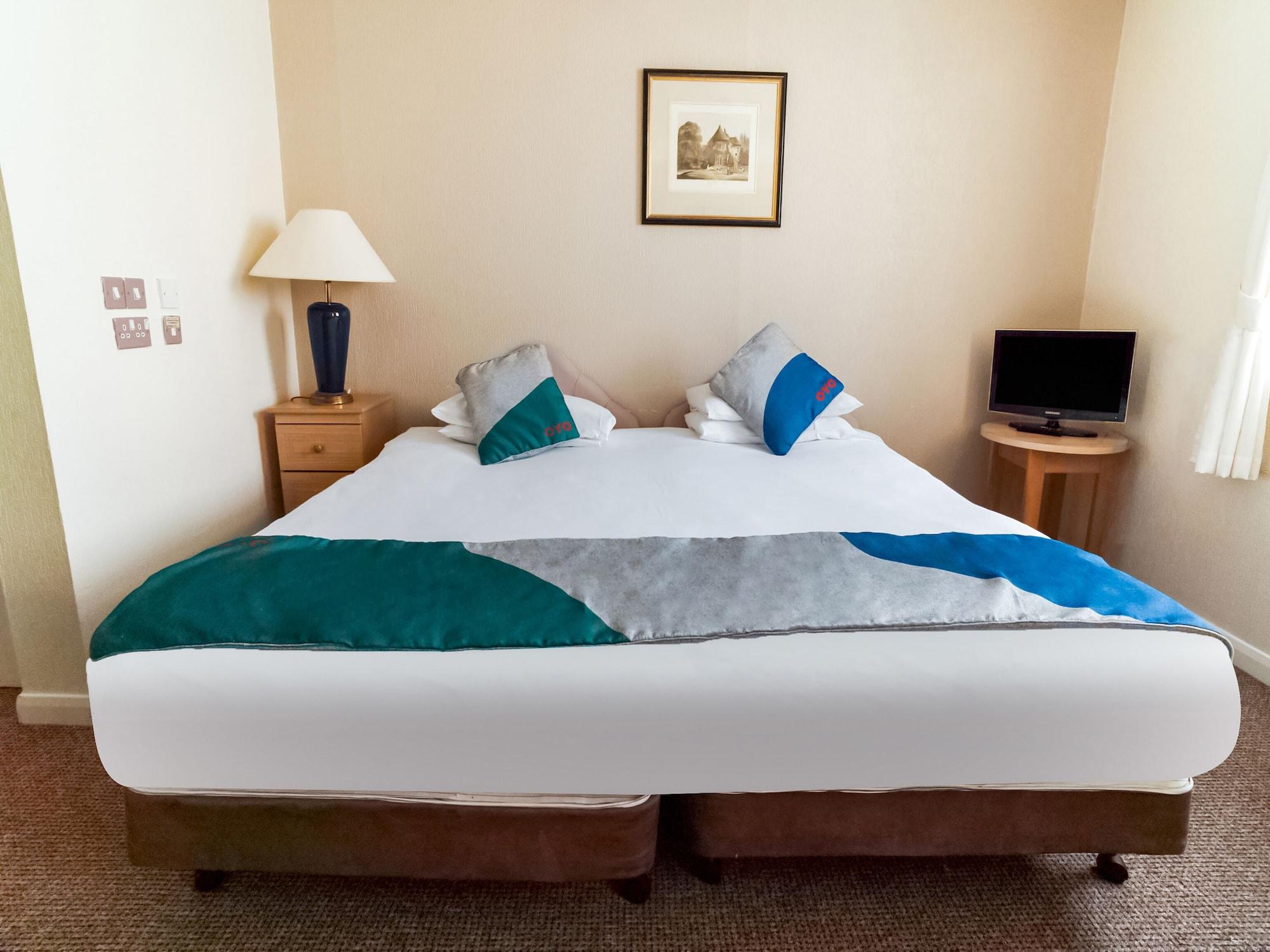 Oyo The Palm Court Hotel Истборн Екстериор снимка