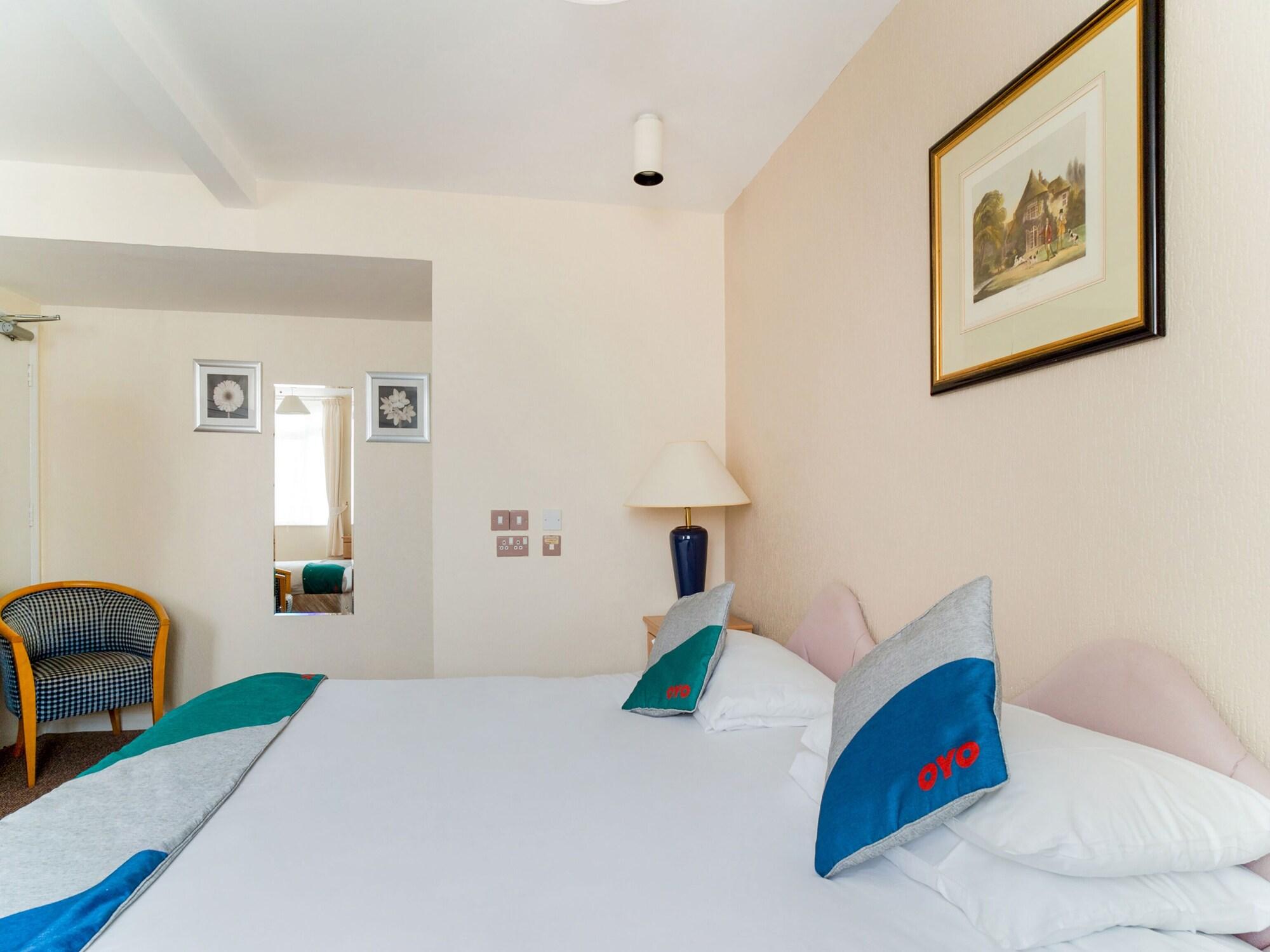 Oyo The Palm Court Hotel Истборн Екстериор снимка
